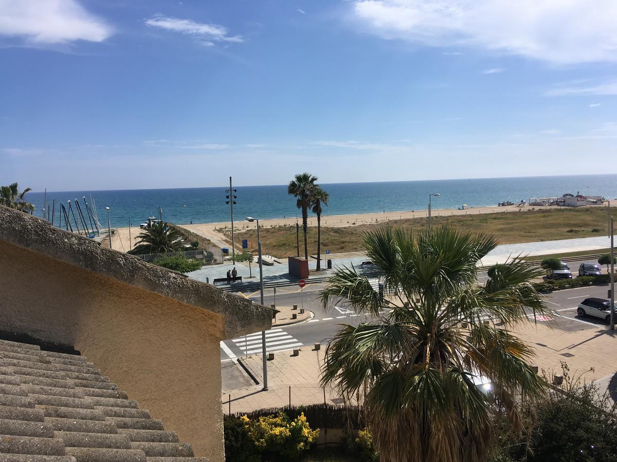 Beach House كاستيلديفيلس المظهر الخارجي الصورة